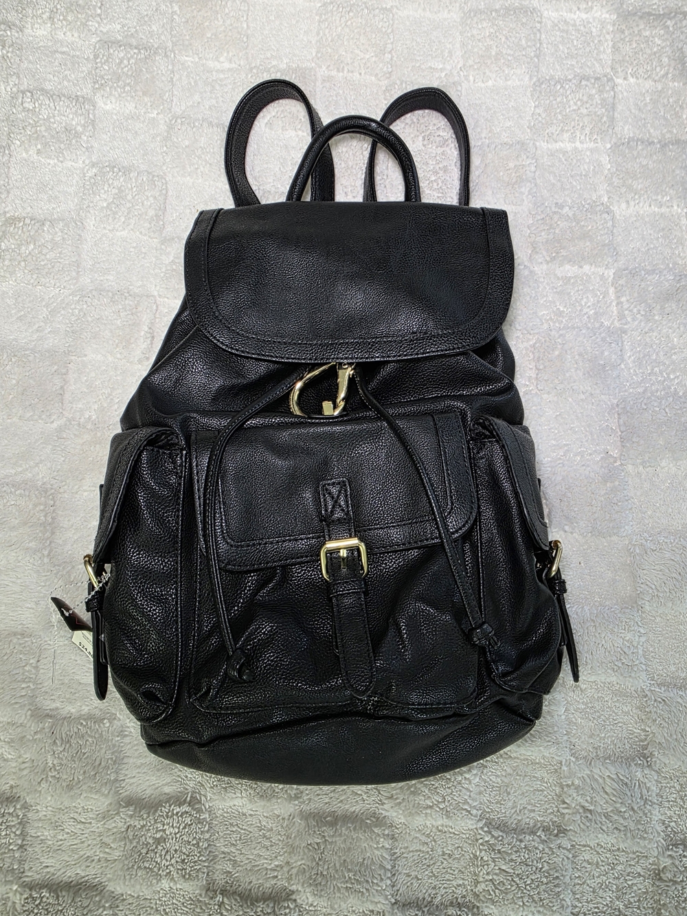 NO BOUNDARIES FAUX LEATHER DRAWSTRING BACKPACK BLACK WITH GOLD HARDWARE NWT